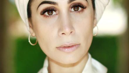 Tahereh Mafi Bio Pic