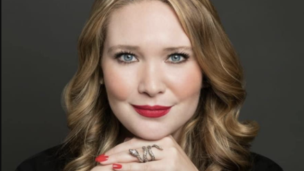 head shot of author, Sarah J. Maas