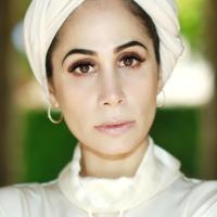 Tahereh Mafi Bio Pic