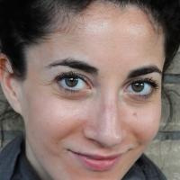 Head shot of author Lauren Oliver