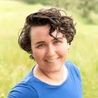 Head shot of Catrina Mitchum